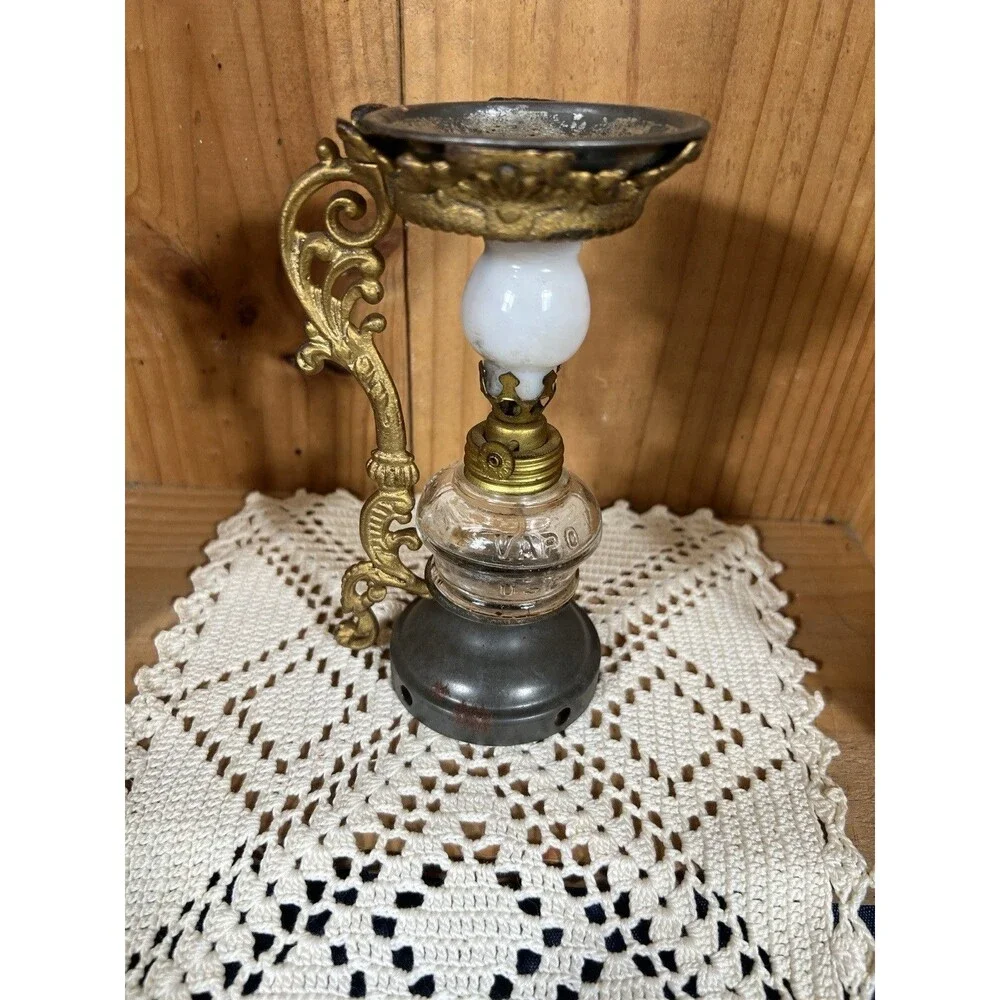 ANTIQUE VAPO-CRESOLENE VAPORIZER KEROSENE OIL LAMP W/BOX